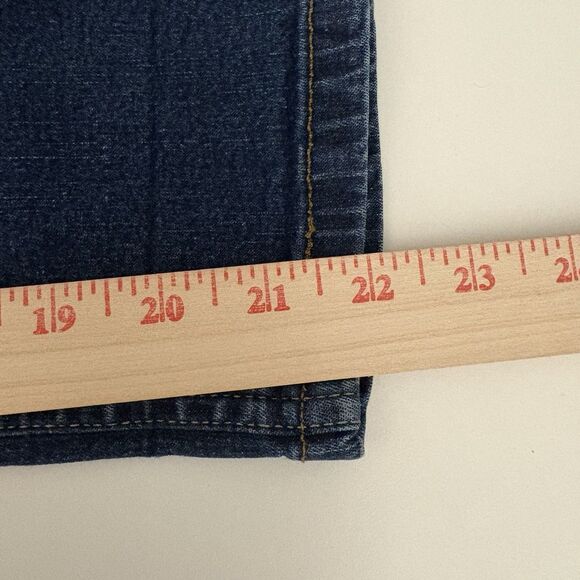 Signature by Levi Strauss & Co. Girls‎ 28x22 Dark Wash Denim Cropped Jeans - Picture 7 of 9